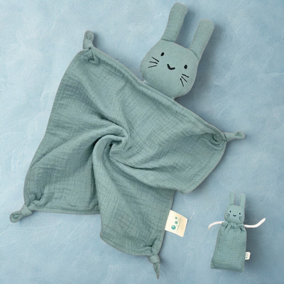 Doudou Lapin Plat : Douceur et Réconfort pour Bébé