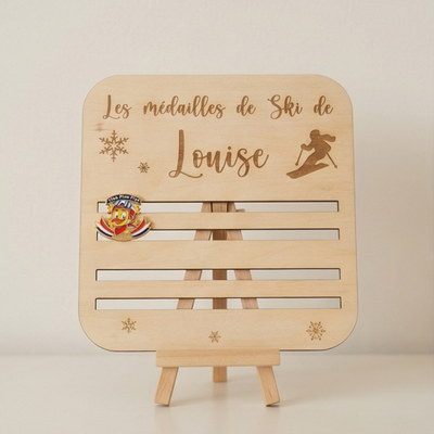 Support fille pour médailles de Ski personnalisé au prénom de l'enfant 