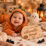 Citrouille personnalisée comme accessoire photo pour le premier Halloween de bébé